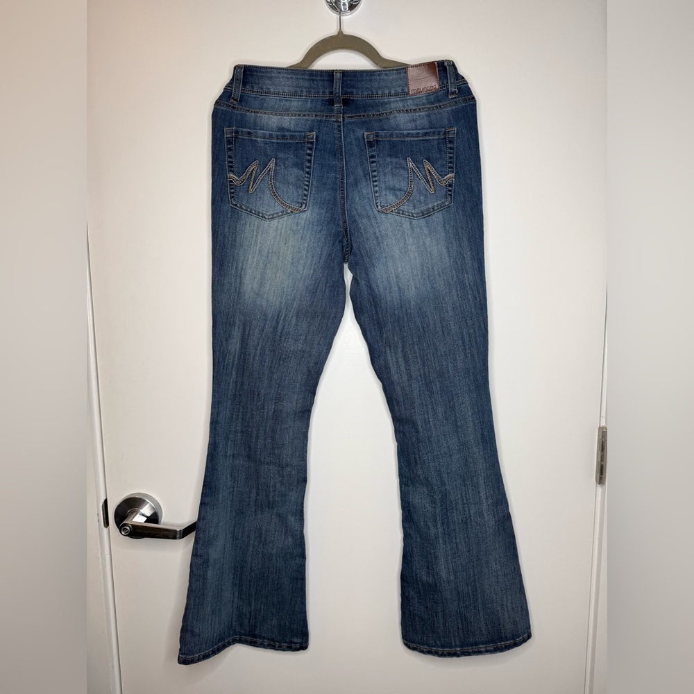 Maurices Flared Jeans Womens 8 Regular Y2K Whiskered Denim + Fading Excellent - Picture 3 of 3